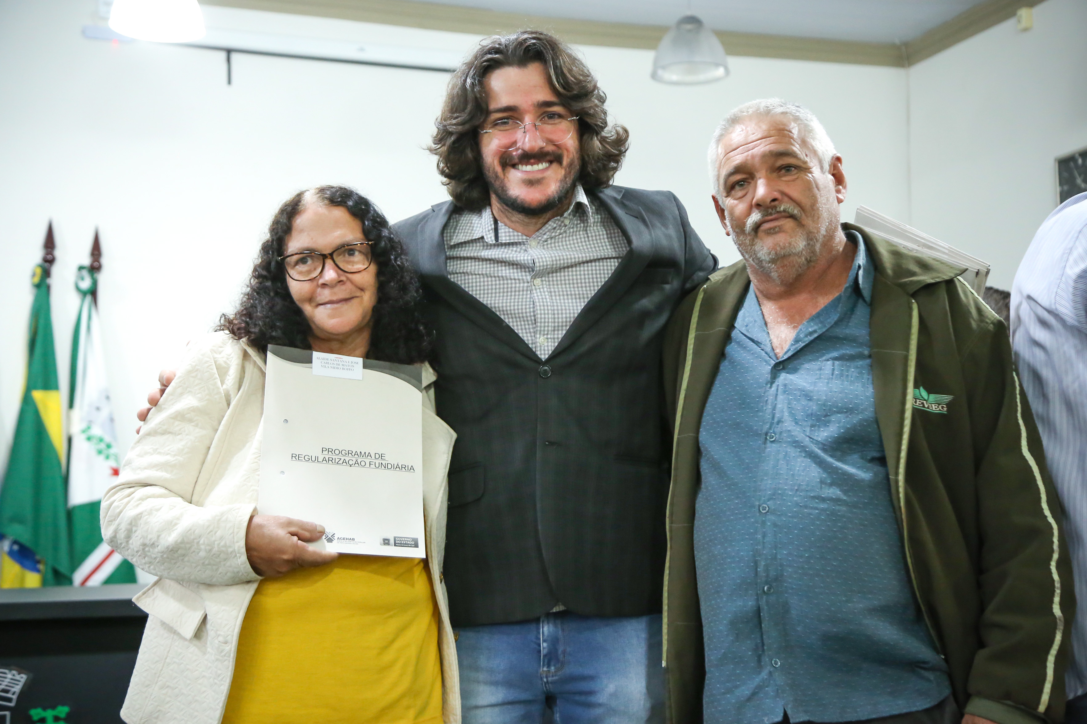 &ldquo;Era meu sonho ter minha casa com documento&rdquo;. Para Adelaide, t&iacute;tulo de propriedade &eacute; seguran&ccedil;a para o futuro da fam&iacute;lia - Foto: Prefeitura de Bataypor&atilde;